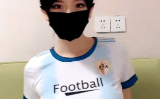 新来的足球宝贝，极品大奶尤物 奶子真极品啊有大又圆 [1+2.74g]