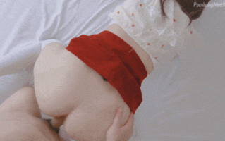 [短视频]视=24我的盐甜系女友在床上真是骚，让我内射她的小嫩穴.mp4