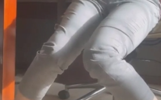 【骚货同事】职场美女白领喊着不行了快射吧