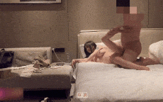 她是真爱这行工作啊，当鸡赚钱还