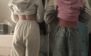 海角【超顶❤️鬼父偷吃】女儿婷宝的闺蜜团，双飞女儿和闺蜜【1.3g/6V】