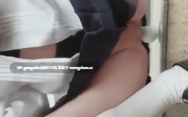 【 高中萝 莉户外自慰大合集】自慰高潮喷水被路人发现