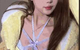 风骚热舞御姐【汤圆可甜了】童颜巨乳，抖音风卡点脱衣舞，表情淫荡，阿黑颜反差拉满【2V 674M】