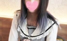 独占販売1本のおまけ動画あり【無修正】【ロリ】「おじさんのチンチンおっきぃね♥」ロリ可愛いメンヘラ高〇生。過激ピストンで腰をガクガクさせて大絶叫。若いスレンダーボディに無慈悲の大量精子を流し込む