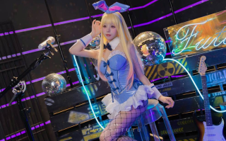 35【COSPLAY带视频】咬一口兔娘(yiko湿润兔) 喜多川兔女郎&Be My Poi [70P1V]