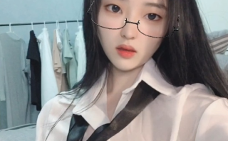 芋喵喵 眼镜猫耳萌妹自慰电动假鸡巴快速抽插 淫语浪叫