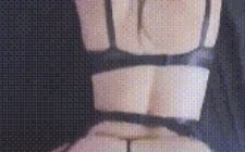 身材超棒的小母狗穿上情趣婚纱别有一番风味,淫贱小母狗四人行，性感黑丝情趣一边打屁股一边辱骂用力操【12v1.41G】