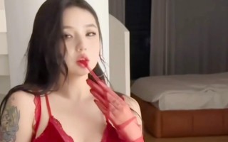 糖心童颜巨乳红色情趣内衣