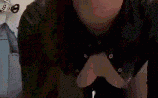 女友的拜金闺蜜看我最近开网店赚了点小钱，这几天老是微信主动联系我，趁着女友今天回老家，她闺蜜约我到酒吧喝酒，那成想她在酒吧故意挨着我坐有意无意勾引我，顶不住诱惑的我对她闺蜜上下其手，看见闺蜜没反抗，我就知道今晚和她有故事了！ #出轨 #完美露脸 #母狗