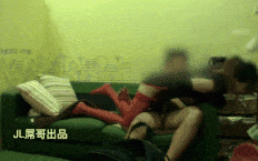 JL屌哥最新大作-性感漂亮的长腿美女沙发上被胖哥各种姿势爆操后又抱起来猛干,操的时间太久美女实在受不了