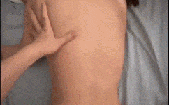 网约JK机车妹深夜一起飙车兜风，路上闲聊我说养了一只喜欢翻跟斗的猫，她吵着要看，结果被我带回出租屋对她下起了毒手！ #中出 #少女