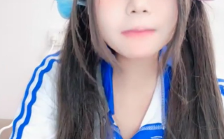 天使颜值 迷妹 逼逼很是粉嫩【一颗小心】 尝试跳蛋自慰 [4v+2.1g]