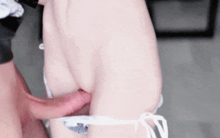 【超顶级完美身材一线天白虎少女被外国男友大屌爆操！】这白虎馒头穴简直美到无法形容！男主屌真大，插到底得把子宫都顶穿了！这美穴百年难得一遇！ #顶级白虎