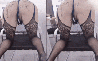 #推荐用VR眼镜看更能体验身临其境哦！】双马尾萝莉上班特意套开裆裤，随时翘臀求操。办公室里母狗跪地，淫穴直喷汁水，后入猛捅直达花心。扭腰摇臀吞吐肉棒，浪叫连连喷潮不止。紧致骚逼夹得死死，抽插间汁水四溅，屁股红肿还求加力狠干。翘腿张开露粉嫩菊花，轮番爆插双穴狂泄淫液。贱货上班就发情，趴桌子上撅高臀部，肉棒直捣黄龙狂抽数百下，内射满溢白浊顺腿淌落。母狗爽翻天，瘫软桌边还舔棒清理残精，随时准备下一轮猛肏。