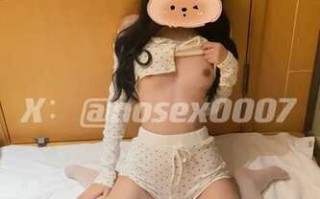 【母狗/反差婊/白虎】国庆节和男朋友撒谎说要补课，其实被金主爸爸在床上玩弄，你的女神金主胯下的母狗