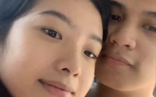 新加坡华裔学妹Rayen私密照外泄！少女俯身舔舐男友阴茎，大奶摇晃诱人，叫声淫荡连绵不绝