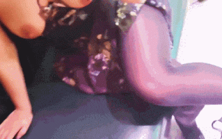 【国产演绎】趁着老爸出差我和骚妈彻底放开了自我，陪着骚妈KTV全裸性爱，边唱边操，骚叫声真的很大，真怕被门口服务员听见！ #国产 #少妇