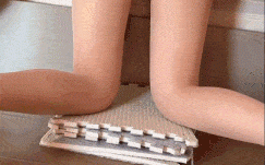 【开发娇妻计划】认识两年还没结婚的小娇妻开发绿帽路程，网上约了单男让她去见面，必须夹着别人的精液回家！逼都被操的外翻了，告诉我还给别人毒龙了，真他妈下贱，回来又被我射了一次！ 推荐指数：⭐️⭐️⭐️⭐️⭐️ #少妇 #内射 #肉丝