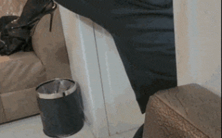 高跟骚货人妻母狗，约炮大学生小学弟 老公在一边拍摄，被小弟弟抬起黑丝美腿甜小穴 爽的不要不要的