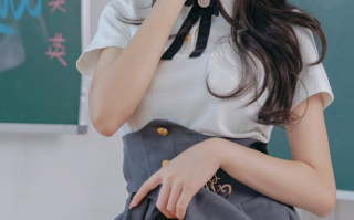 122 – 咬一口兔娘(黏黏团子兔)-实习老师的欢迎仪式&Touch it[80P1V]