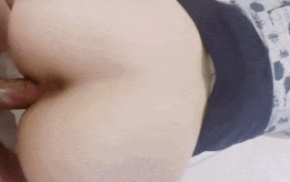 【空姐最淫乱】妹妹你穿这衣服好色情啊，还说不是勾引我连内裤都没穿，感觉太强忍不住就要射，这次应该没把她操！ #空姐 #口交 #中出