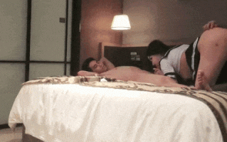 【NTR必看】发小喜欢老婆很久了，饭局后酒劲上头把老婆送给他操，把我的绝佳颜值的巨乳老婆操的紧握我的手：啊啊啊老公，他怎么还不射呀？ #3P #制服