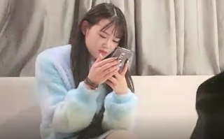 约炮白色高靴，年轻妹子，姿势撩人，身材好，穴清