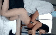 户外跑到工地勾引看门大爷一起玩