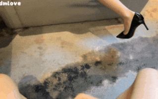 34「国产微剧情」办公室新来的高颜值女同事，操起来就喊着不让停，各种姿势都很配合