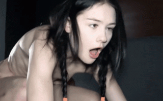 全程高潮全程喷水❗❗❗国外双马尾美女记录喷水全程高能 爽到腿打颤