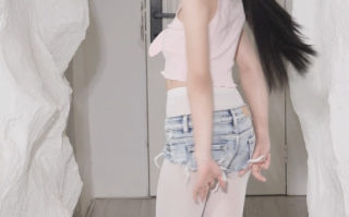 129 – 咬一口兔娘(黏黏团子兔)-Roly Poly [1V]