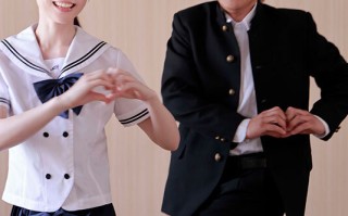 人気学生カップルインフルエンサーがSNSでバズりたくて迷い込んだ先は濃厚絶倫オヤジが住む淫欲まみれの変態村だった…。 白上咲花 生写真3枚セット