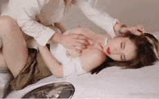 车库里后入白丝女