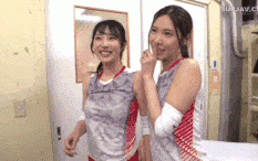 【AV】[泄露镜头] 妈妈的排球队 - 练习后的大规模狂欢 - [Yuika_Asami_Shiori_Sachika/1002002