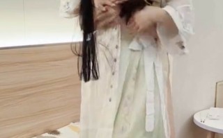 汉服肉丝小姐姐被掐脖子拽辫子狠狠插