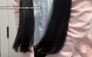 抖音cos淫荡反差【爱吃猪脚饭/星期8没课】，多种制服黑丝，阴部茂盛【21V5.91G】