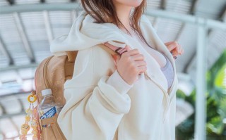 极品童颜巨乳博主 Potato Godzilla - 在越南地铁站的约会 4K【32P】