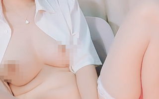 高颜值女神【暴躁瑶瑶】黄瓜自慰【2V2.1G】