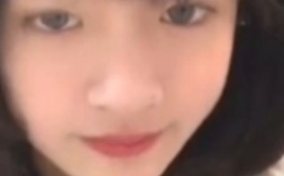 超嫩学生妹子张碩晴视频通话揉奶自慰录屏外流前男友曝光无套做爱视频