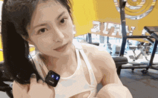 B站擦边主播【Maggieyooi】美乳健身女友，颜值很有韵味，健身抖奶COS丝袜美足值得一看-充电专属合集【200V-5.67G】