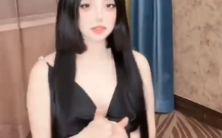 欲梦 NO.011 性感御姐以性还债 [1V-741MB]