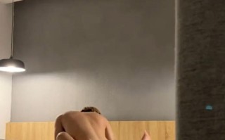 广州中山大学情侣偷拍视频泄密！学生会帅哥爆操法律系女友，淫叫连连