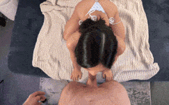 他发现我是一个凸轮妓女。现在我必须在镜头前操他!! 