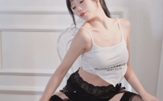 113 - 咬一口兔娘(黏黏团子兔)-Baby One More Time [1V]