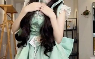 妹妹换新衣服了哥哥没忍住把妹妹操了