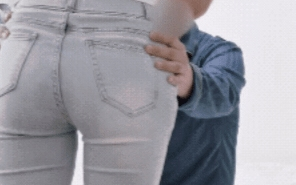 探花大神辟帝 酒店约炮明星颜值美女窈窕欲女娇艳欲滴 [1v+2.19g] 