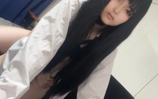 FC2-PPV-3665750 像洋娃娃一样的三无JK学生妹面无表情地和你做 让你干