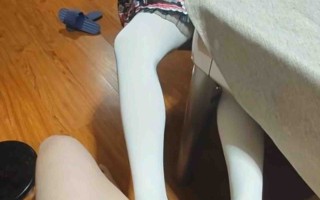 【足控狂喜】推特极品足交_JohnMarston_lo娘足交美腿玉足小可爱【梅露露】足交爆射，美足诱惑！淫语挑逗射满脚底，龟责榨精裸足丝袜推油精射 短篇1-5