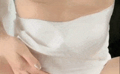 【约大一骚学妹户外车震做爱】我在开车，她在口交，全程淫语对白！操的太猛连车都要操翻了，路人发现后忍不住走过来看！太刺激了！ #少女 #户外车震 #女神