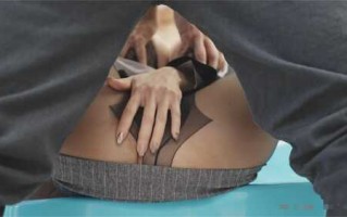 绝美翘乳梦幻女神『辛尤里』最新大尺度剧情《淫乱电车制服OL》穿衣爆操白领女神 高清1080P原版